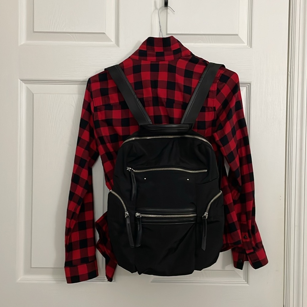Black backpack - Picture 4 of 5